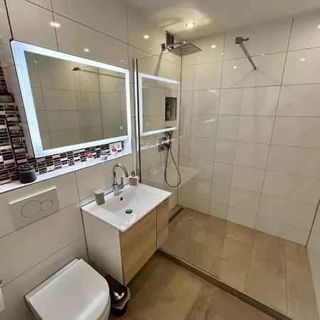 Lilis Mit Balkon Апартаменти Аугсбург