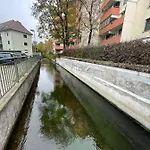 公寓 Lilis Mit Balkon 奥格斯堡