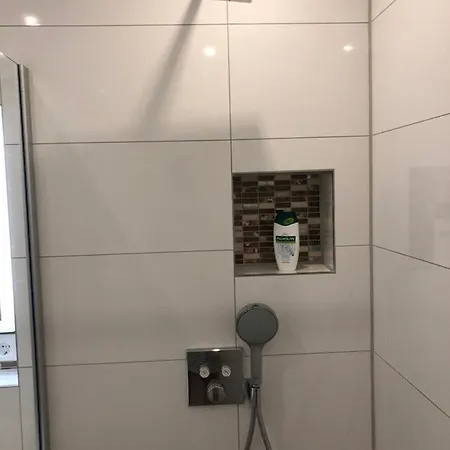 Lilis Mit Balkon Apartman *