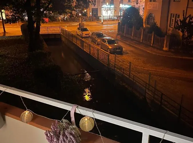 Lilis Mit Balkon Аугсбург